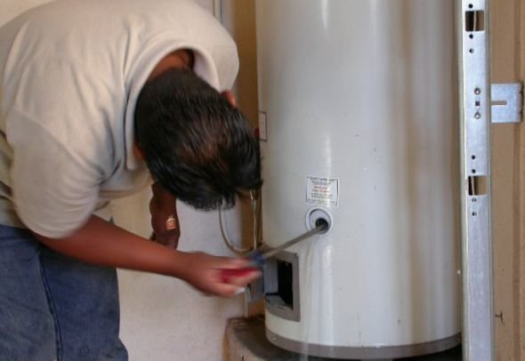 7 Smart Water Heater Troubleshooting Tips I Learned After a Breakdown